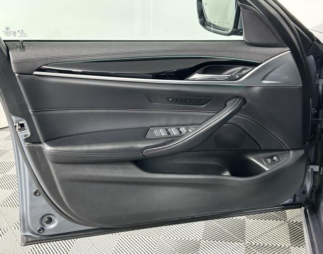 BMW 5 серия  