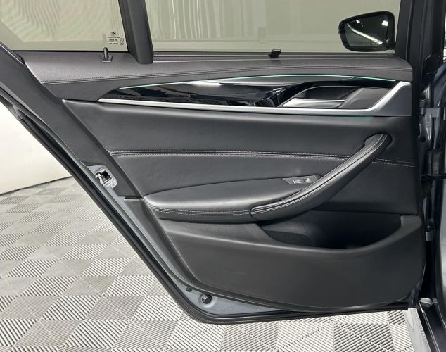 BMW 5 серия  