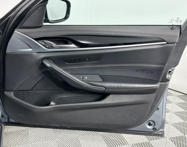 BMW 5 серия  
