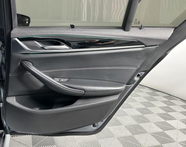 BMW 5 серия  