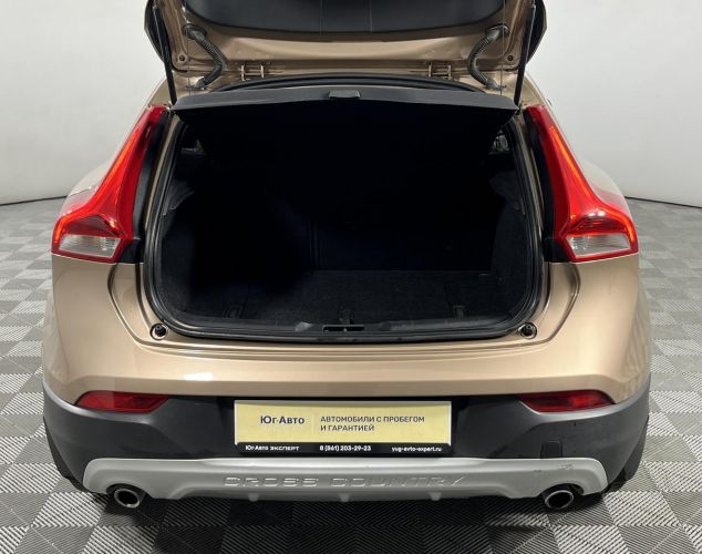 Volvo V40  