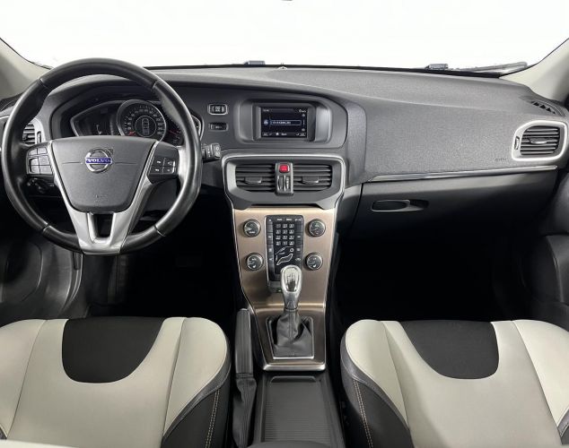 Volvo V40  