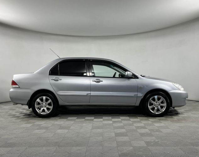 Mitsubishi Lancer  Базовая