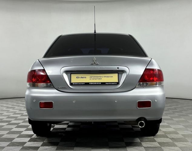Mitsubishi Lancer  Базовая