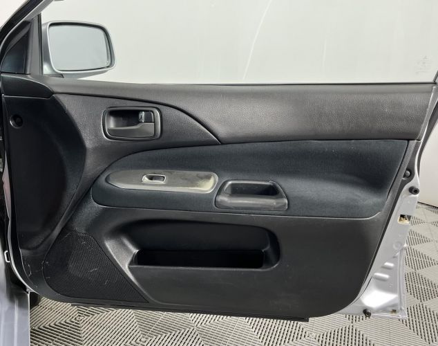 Mitsubishi Lancer  Базовая