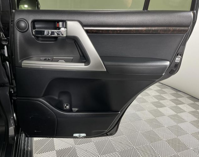 Toyota Land Cruiser  Люкс 7 мест
