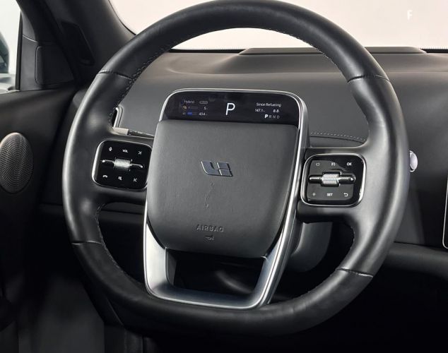 LiXiang (Li Auto) L8  