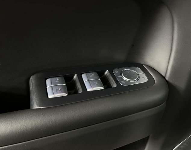 LiXiang (Li Auto) L8  