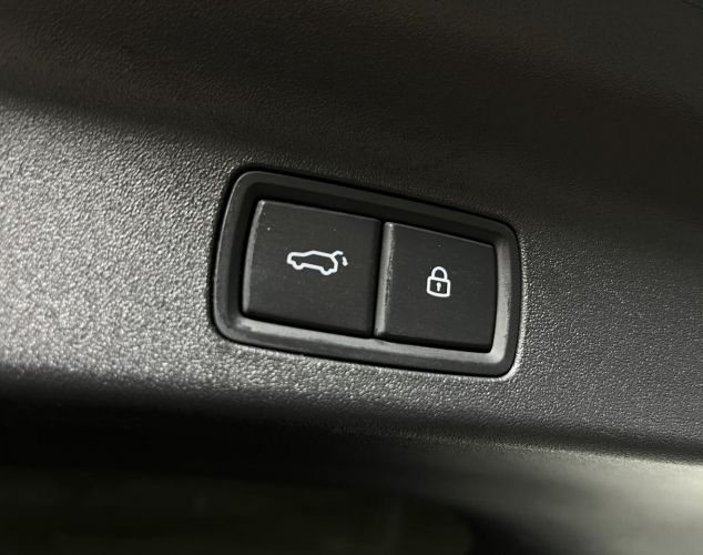 LiXiang (Li Auto) L8  