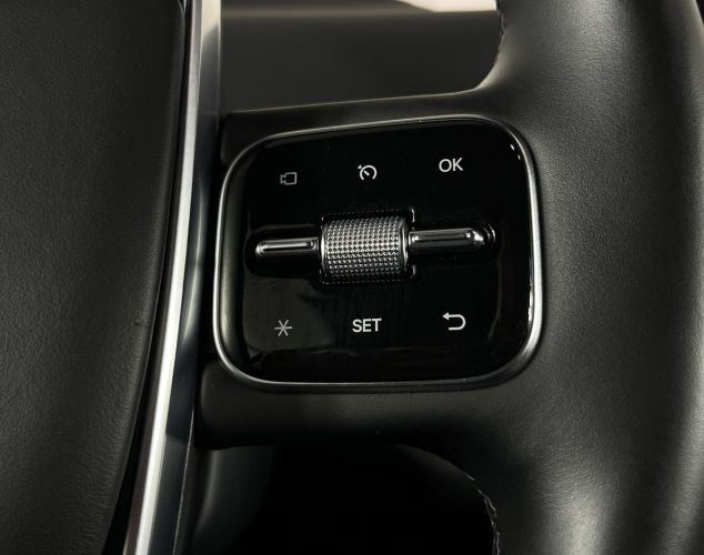 LiXiang (Li Auto) L8  