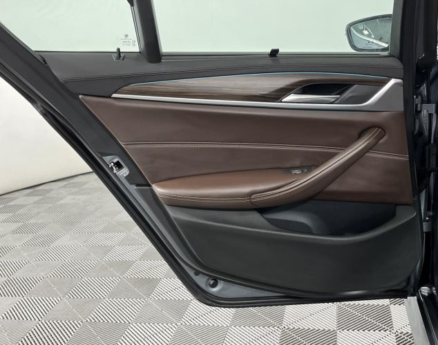 BMW 5 серия  
