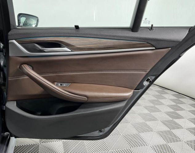 BMW 5 серия  