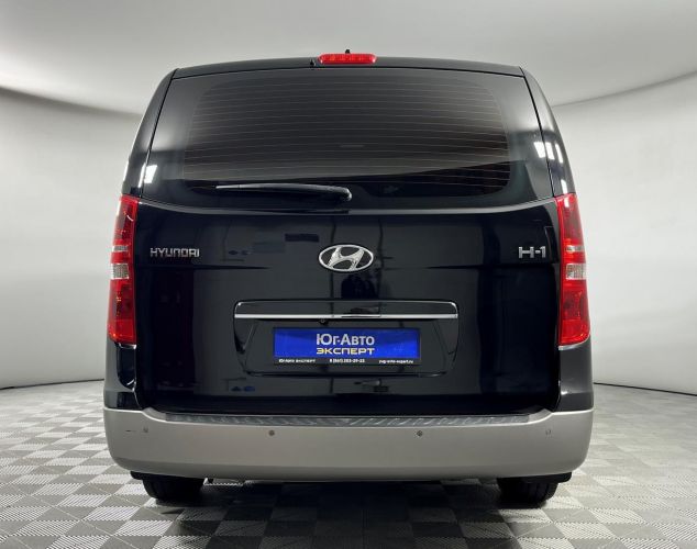 Hyundai H-1  