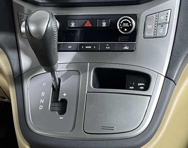 Hyundai H-1  