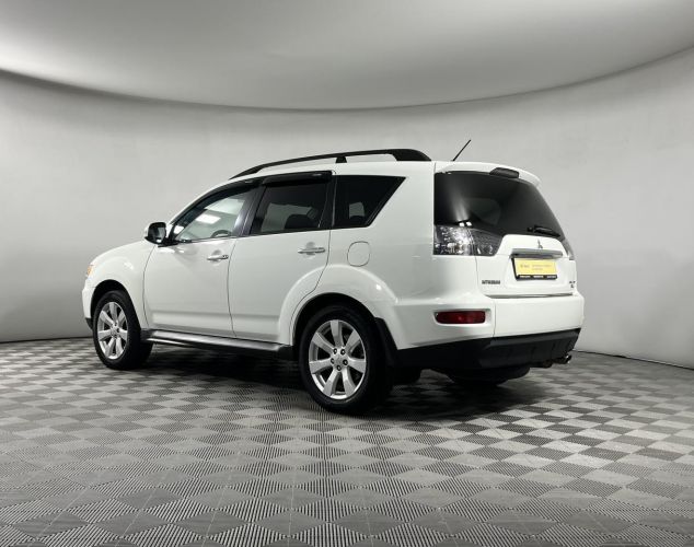 Mitsubishi Outlander  Instyle