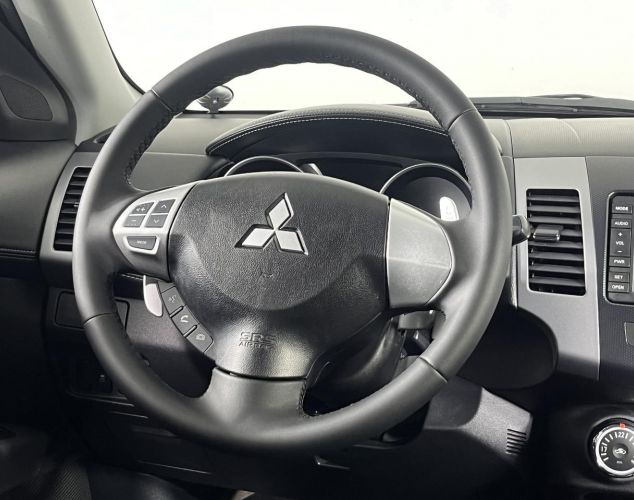 Mitsubishi Outlander  Instyle