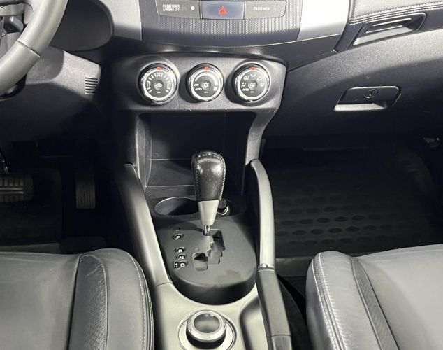 Mitsubishi Outlander  Instyle