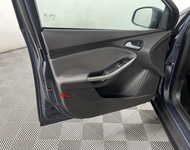 Ford Focus  Ambiente