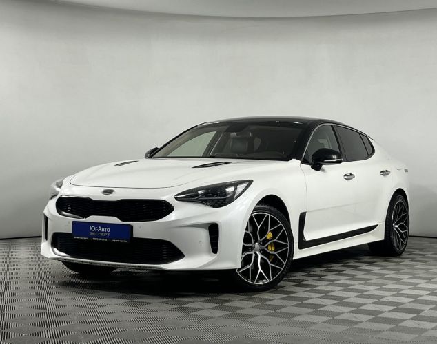 Kia Stinger  Luxe