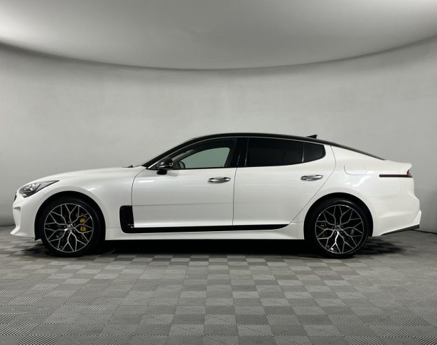 Kia Stinger  Luxe