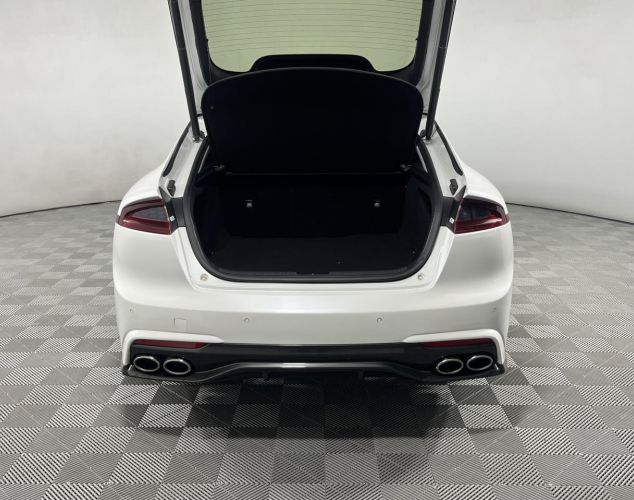 Kia Stinger  Luxe