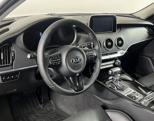 Kia Stinger  Luxe