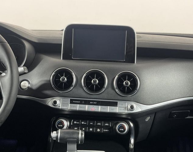 Kia Stinger  Luxe
