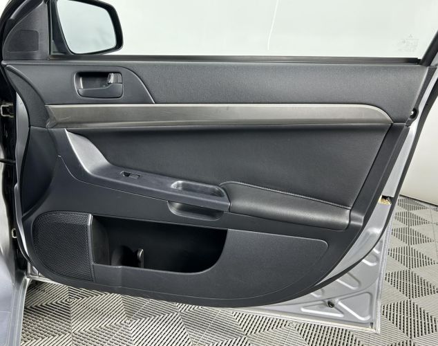 Mitsubishi Lancer  Ultimate