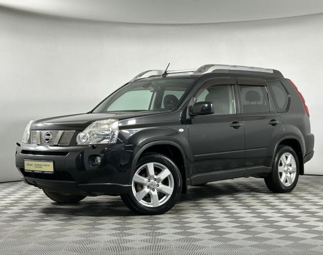 Nissan X-Trail  SE