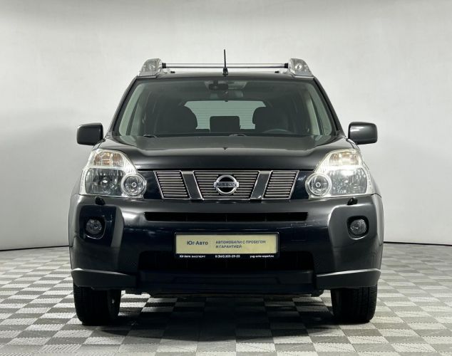 Nissan X-Trail  SE