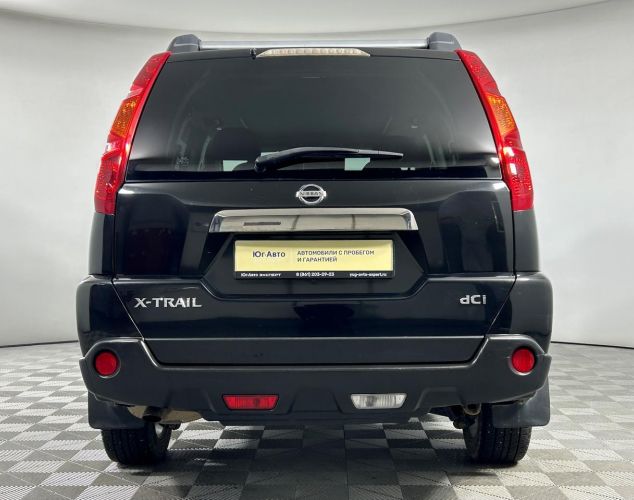 Nissan X-Trail  SE