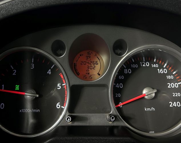 Nissan X-Trail  SE