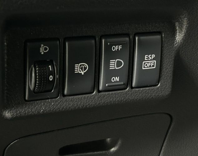 Nissan X-Trail  SE