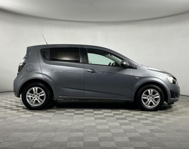 Chevrolet NAV Aveo  LT