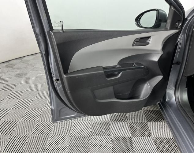 Chevrolet NAV Aveo  LT