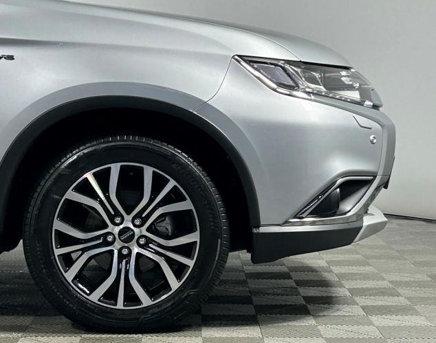 Mitsubishi Outlander  Intense 4WD