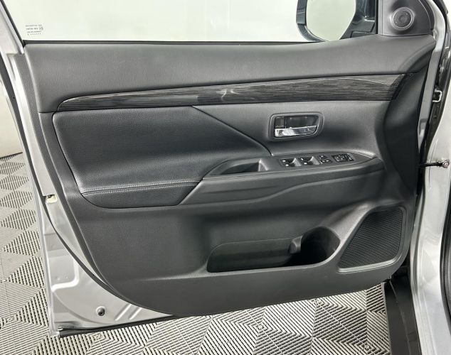 Mitsubishi Outlander  Intense 4WD