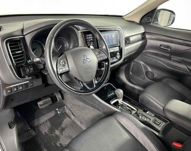 Mitsubishi Outlander  Intense 4WD