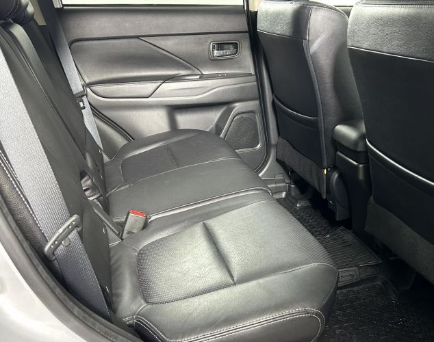 Mitsubishi Outlander  Intense 4WD