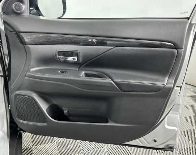 Mitsubishi Outlander  Intense 4WD