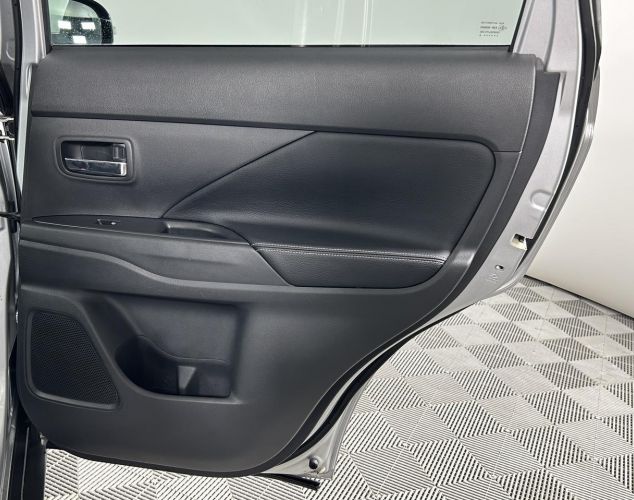 Mitsubishi Outlander  Intense 4WD