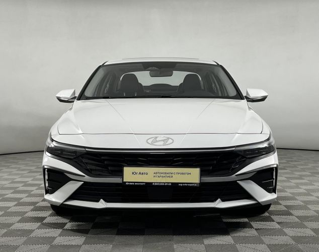 Hyundai Elantra  LUX