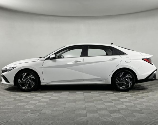 Hyundai Elantra  LUX