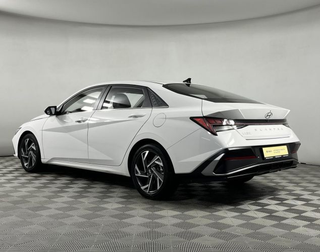 Hyundai Elantra  LUX