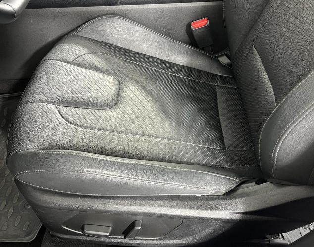 Hyundai Elantra  LUX