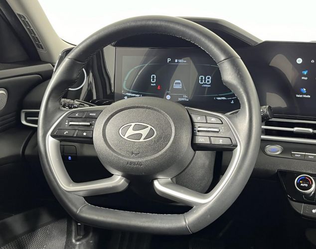 Hyundai Elantra  LUX