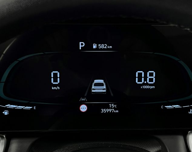 Hyundai Elantra  LUX