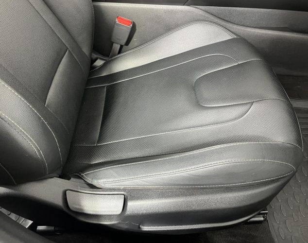 Hyundai Elantra  LUX