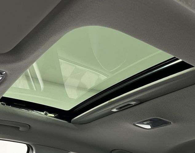 Hyundai Elantra  LUX