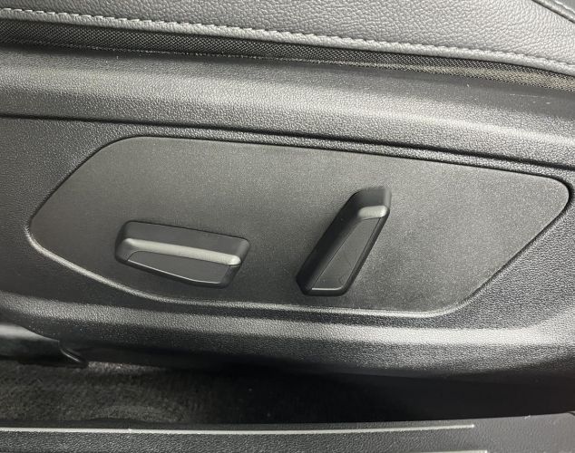 Hyundai Elantra  LUX